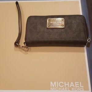MK wristlet